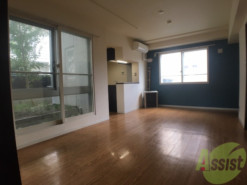 居室・リビング　１３．２帖のＬＤＫです。広々として、きれいですね。