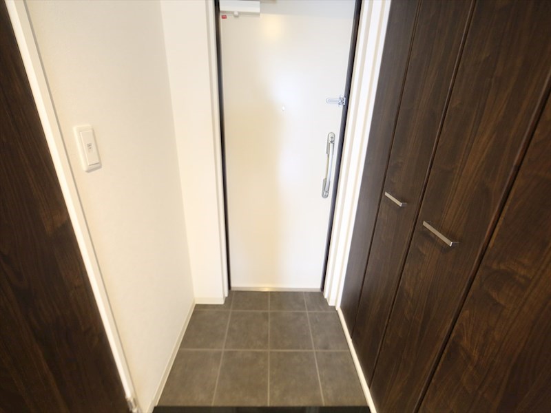 玄関　玄関　シューズボックス付（収納充実してます）