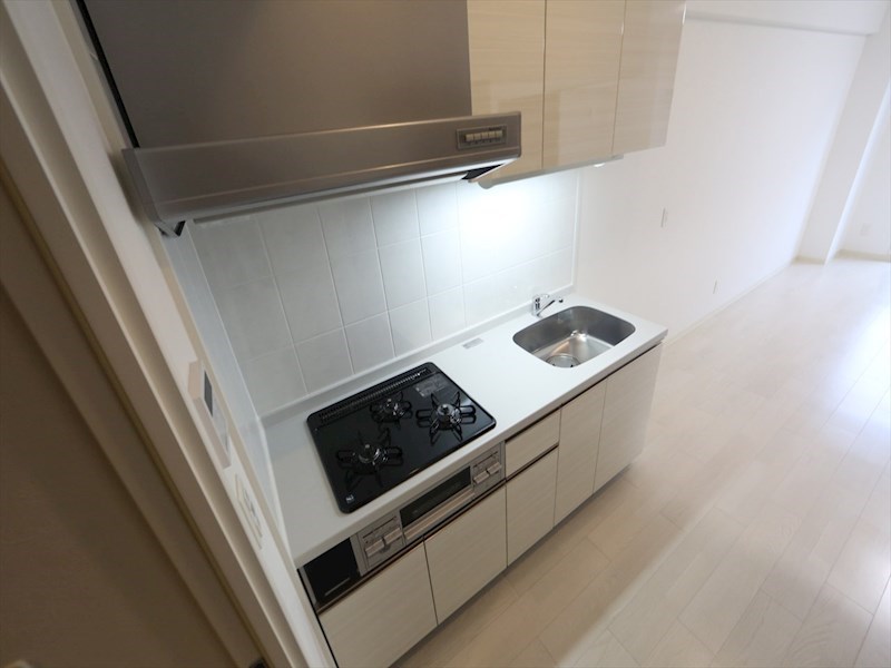 キッチン　システムキッチン（ガス3口コンログリル付）