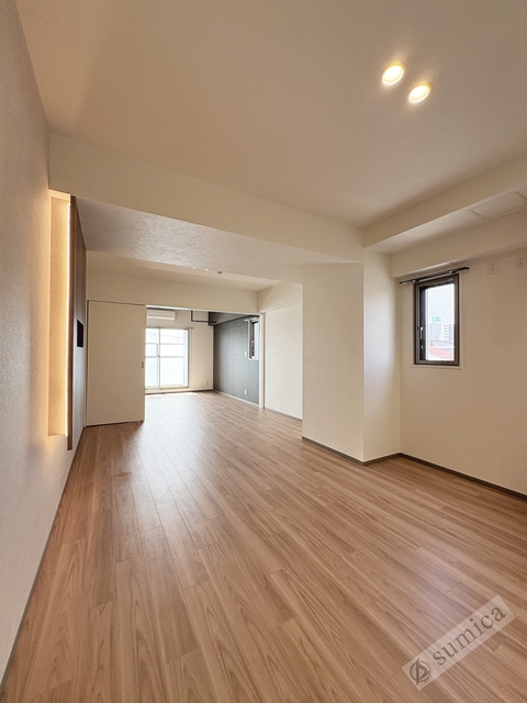 居室・リビング　広々１４帖・レイアウトは自由自在です♪♪