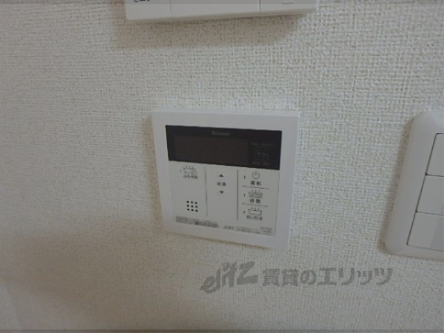 その他設備　給湯器リモコン