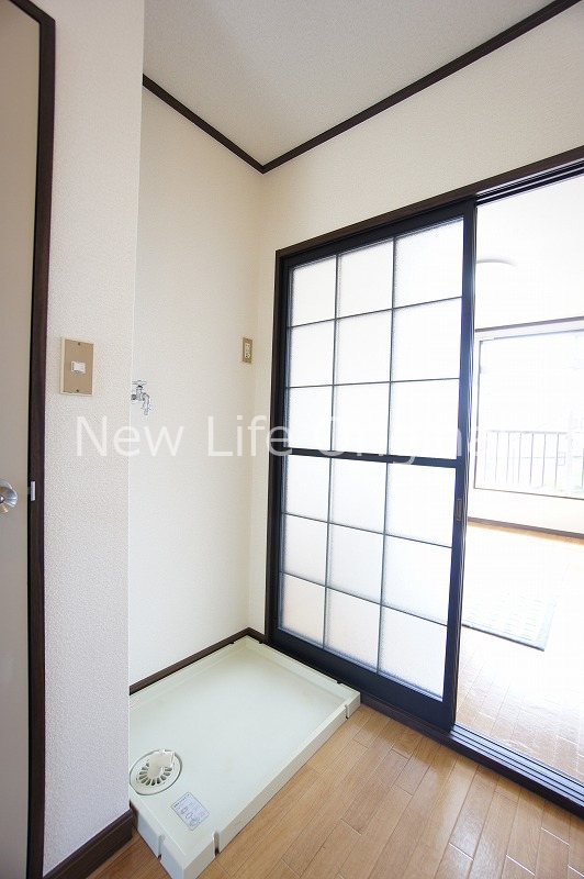 その他　水漏れ防止に安心な防水パン付き洗濯機置場☆