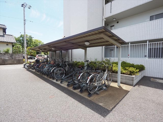 その他共有部分　屋根付き駐車場