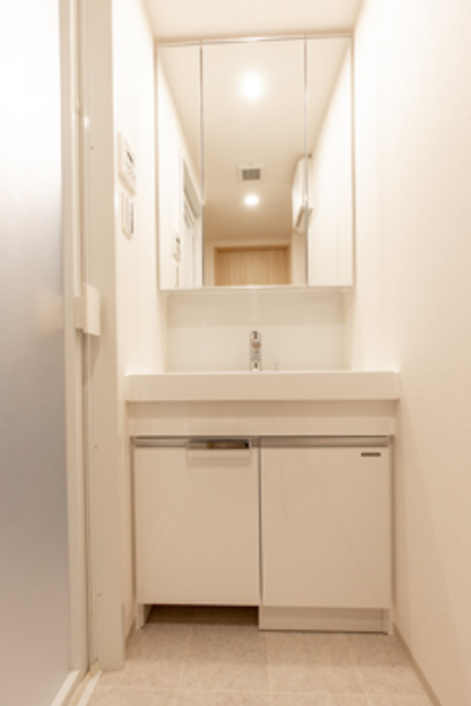 洗面設備　※写真は同タイプ住戸です。