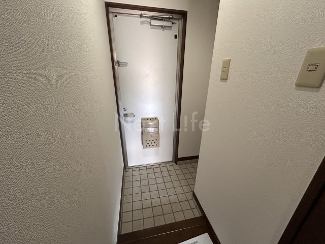 玄関　グリーンフィールド石阪A棟