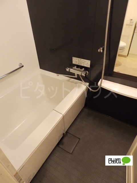 バス・シャワールーム　バスルーム