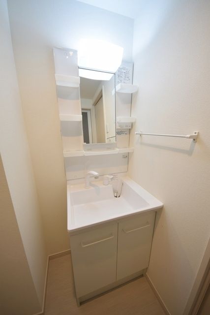 洗面設備　洗髪洗面化粧台です