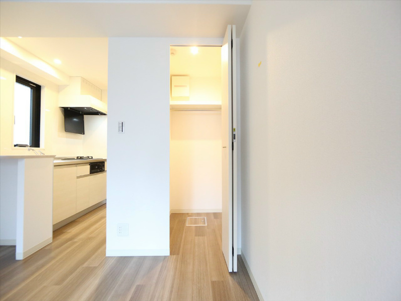 収納　ウォークインクローゼット（収納充実してます）