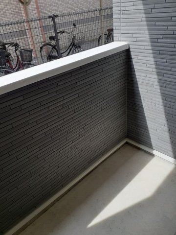 バルコニー　開放的で明るい空間を演出してくれるバルコニーです