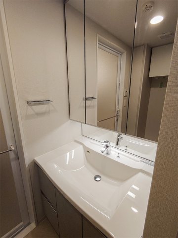 洗面設備　※別部屋の参考写真です。