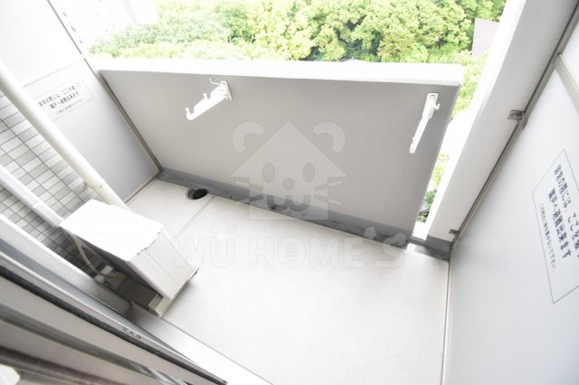 バルコニー　開放的で明るい空間を演出してくれるバルコニーです