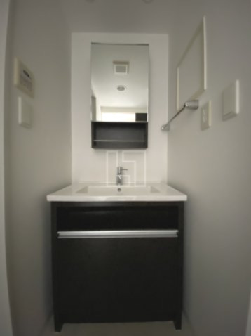 洗面設備　アプリーレ堺筋本町　独立洗面化粧台
