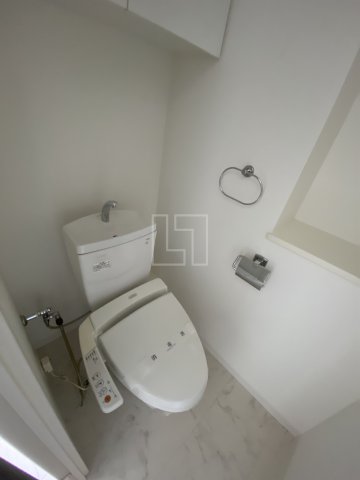 トイレ　アプリーレ堺筋本町　温水洗浄便座