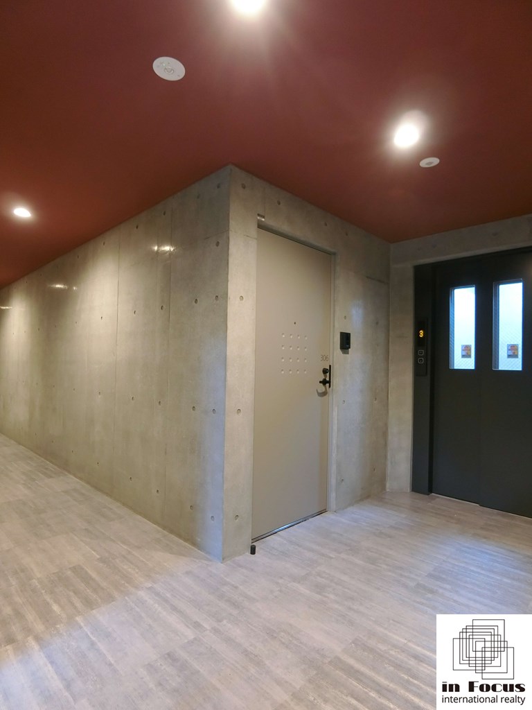 エントランス　今や必須の宅配ボックス