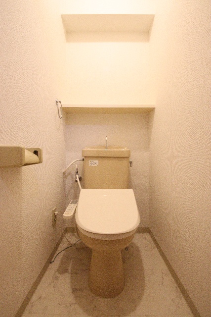 トイレ　※別室の参考写真の為、現況優先です。