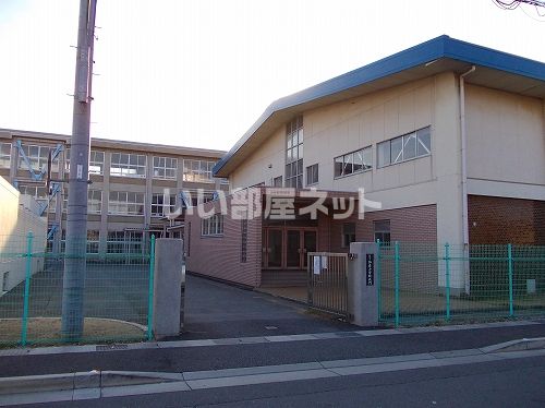 小学校　飾磨小学校（小学校）まで375m