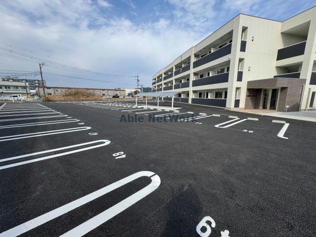 駐車場　駐車場