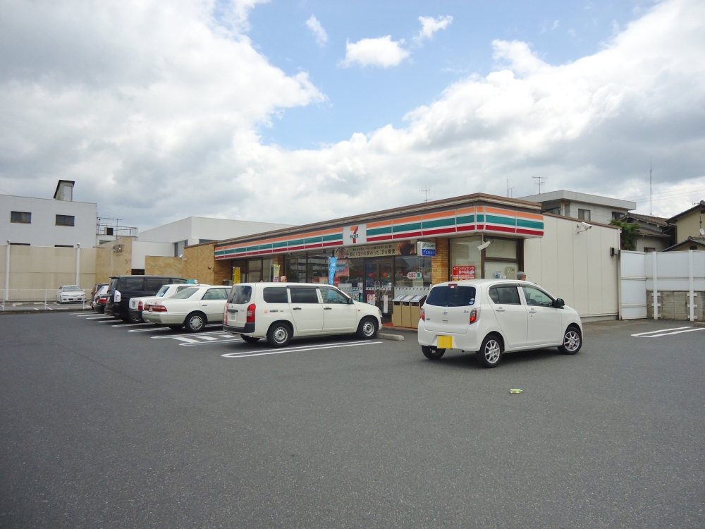 コンビニ　セブンイレブン　福山ポートプラザ店（コンビニ）まで696m