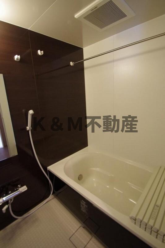 バス・シャワールーム　日々の疲れを癒すお風呂付です