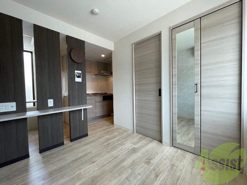 その他部屋・スペース　こちらのお部屋は光が差し込む、温かみのあるお部屋です。