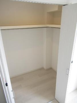 収納　ウォ―クインクローゼット