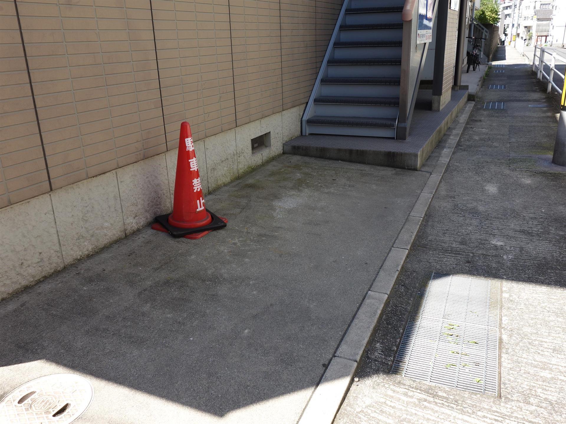 その他共有部分　階段前にある駐輪スペースです！