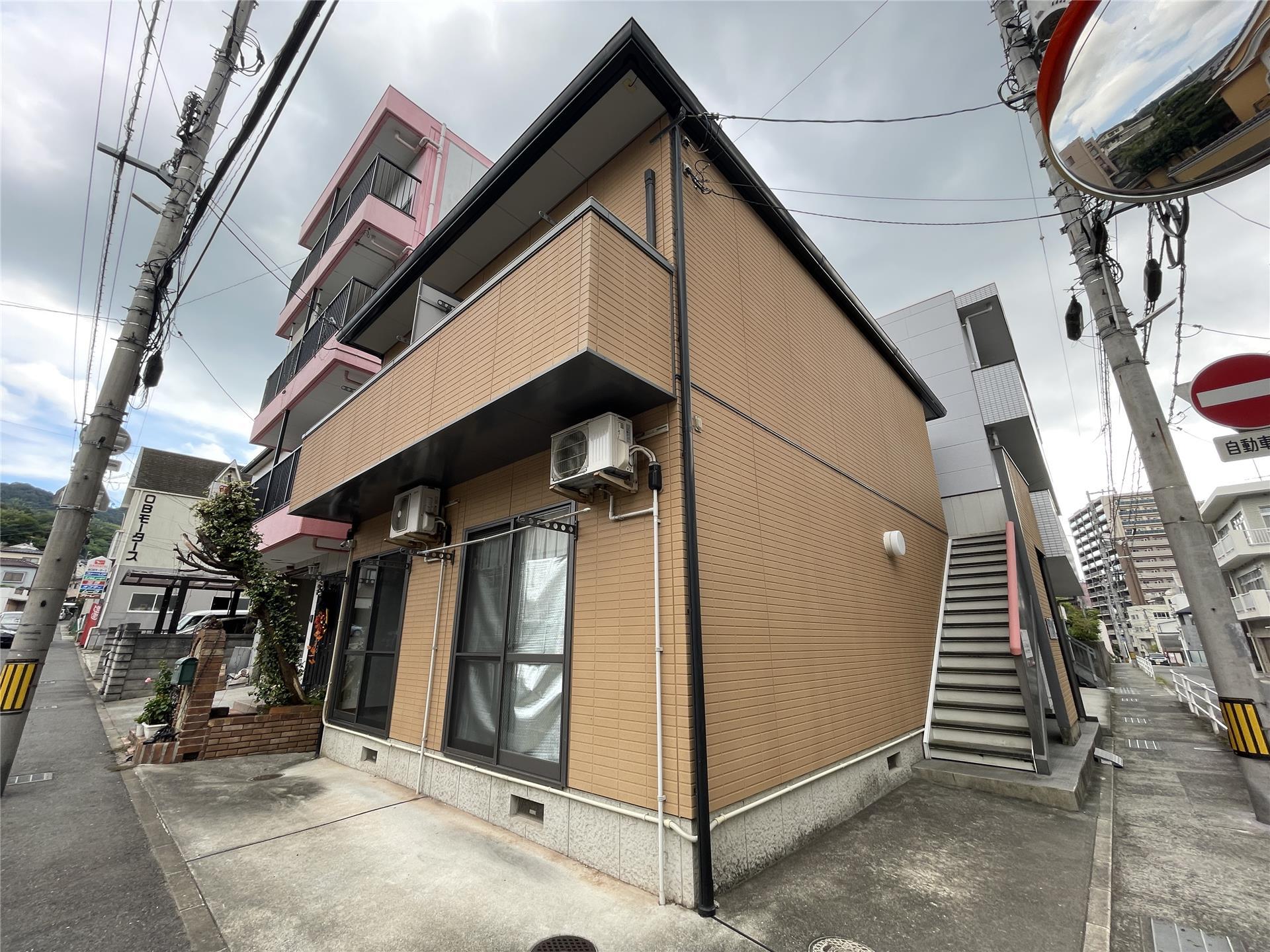 建物外観　2001年築　ジェネス寺本