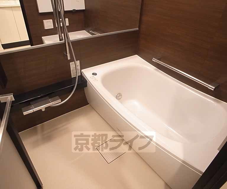 バス・シャワールーム　広々浴槽