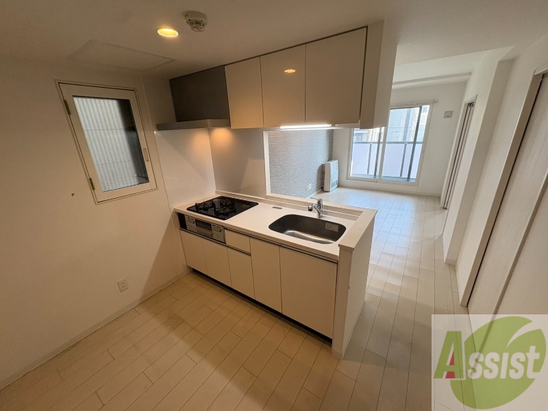 キッチン　洗い場が大きくて洗い物もしやすそうです。