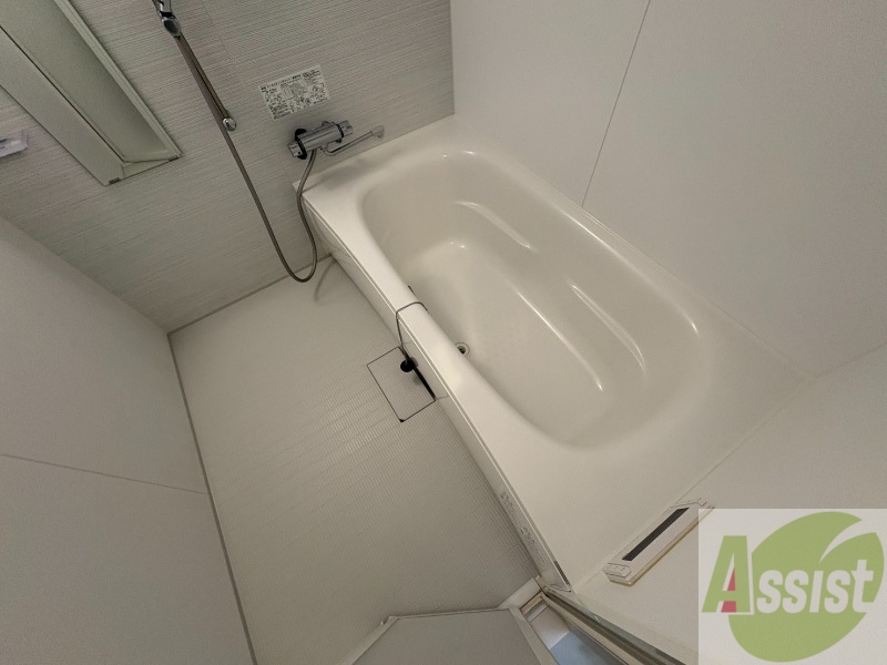 バス・シャワールーム　お風呂になります。一日の疲れを癒してくださいね。　お