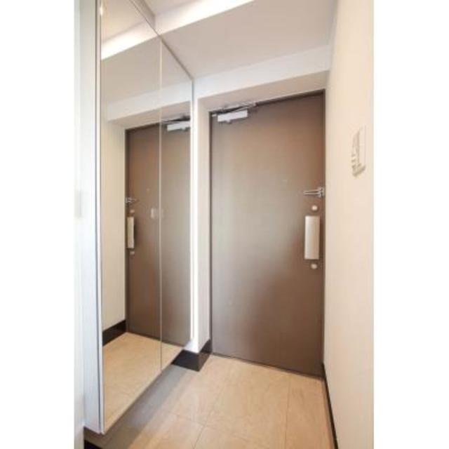 玄関　※写真は同タイプ住戸です。
