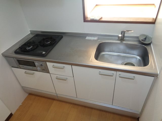 キッチン　同物件別部屋参考写真です