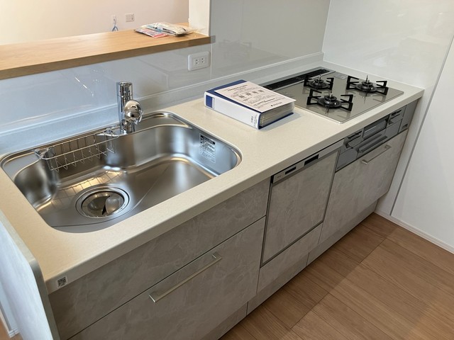 キッチン　※写真は同タイプ住戸です。