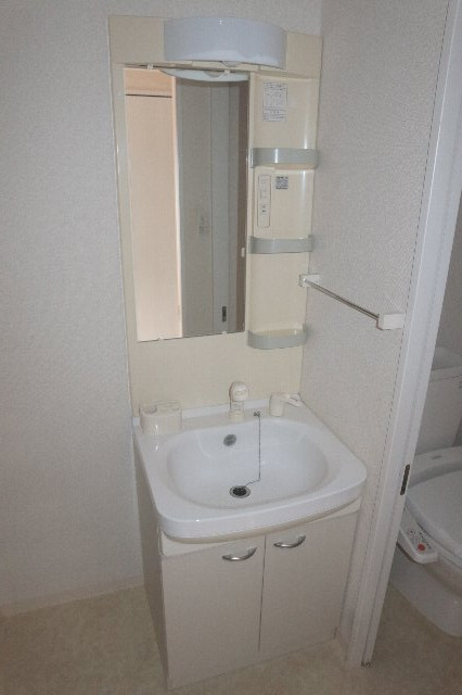 洗面設備　生活には欠かせない独立洗面台です