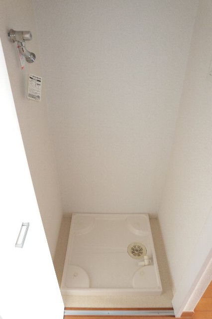 その他設備　室内洗濯機置場です