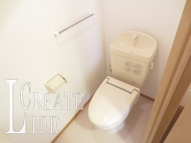 トイレ　別号室の参考写真です。