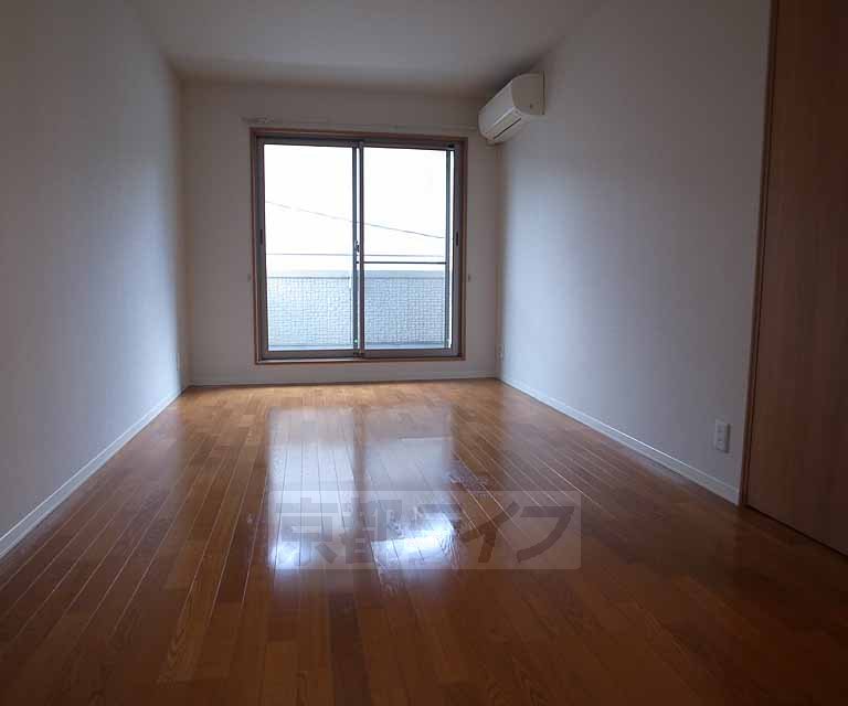 居室・リビング　日当たり良好のきれいな室内です・