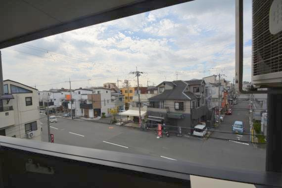 眺望　この見晴らしが明るいお部屋を作ってますよ。