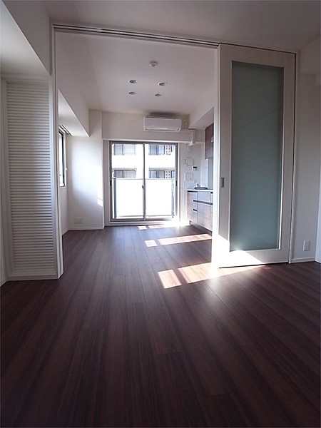 その他部屋・スペース　開放的な寝室です