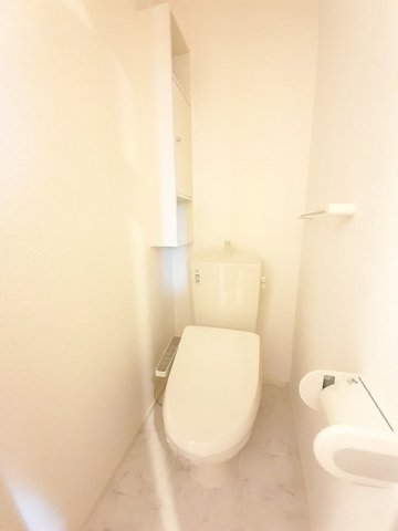 トイレ　清潔感のあるトイレです