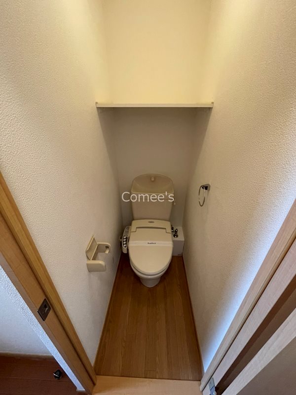 トイレ　温水洗浄便座