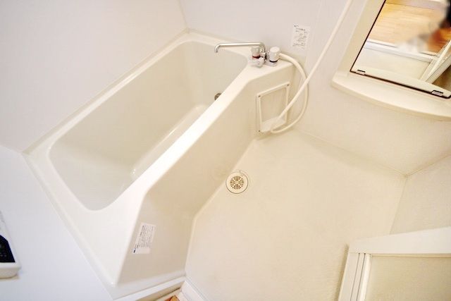 バス・シャワールーム　同物件別部屋写真