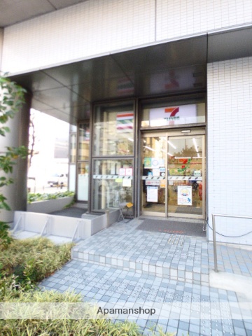 コンビニ　セブンイレブン（コンビニ）まで374m