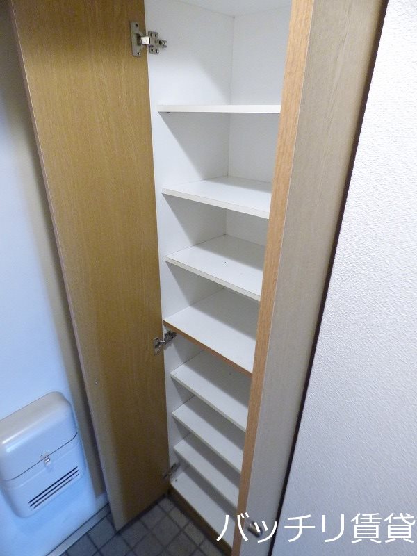 玄関　別号室イメージの為、現状を優先致します。