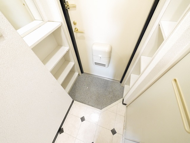 玄関　明るい玄関です