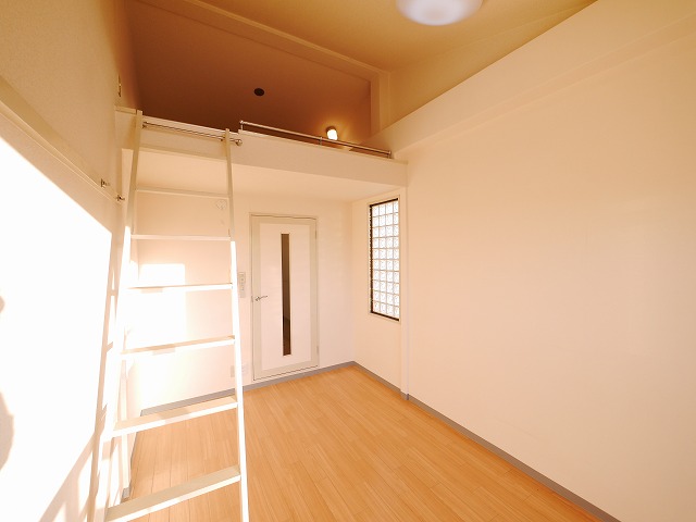 居室・リビング　ゆったりとした居間です