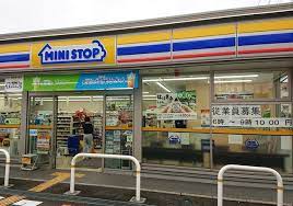 コンビニ　ミニストップ神戸星が丘店（コンビニ）まで747m