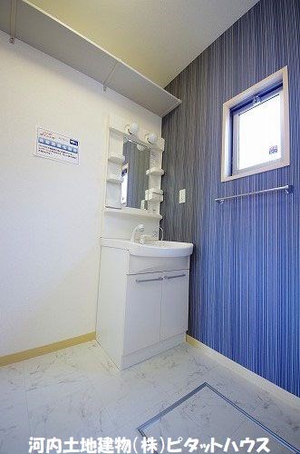 洗面設備　類似室内