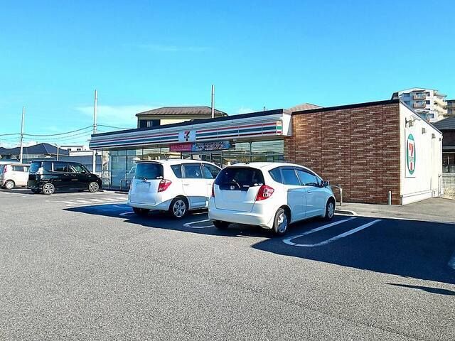 コンビニ　セブンイレブン岩出吉田店様（コンビニ）まで700m