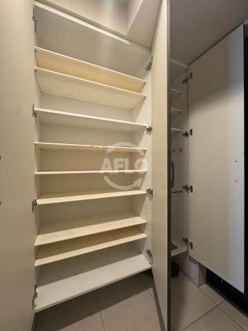 収納　プレサンスロジェ大阪福島　シューズボックス